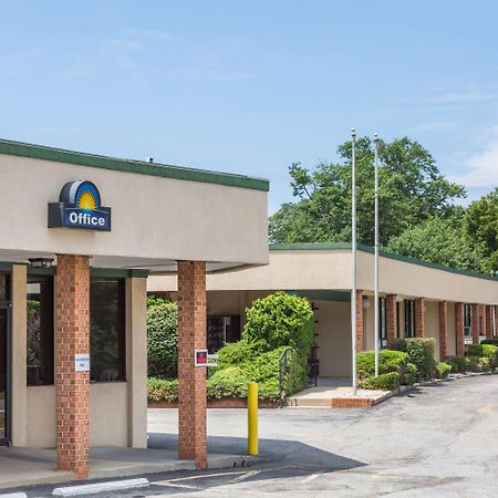 Days Inn By Wyndham Бедфорд Екстериор снимка