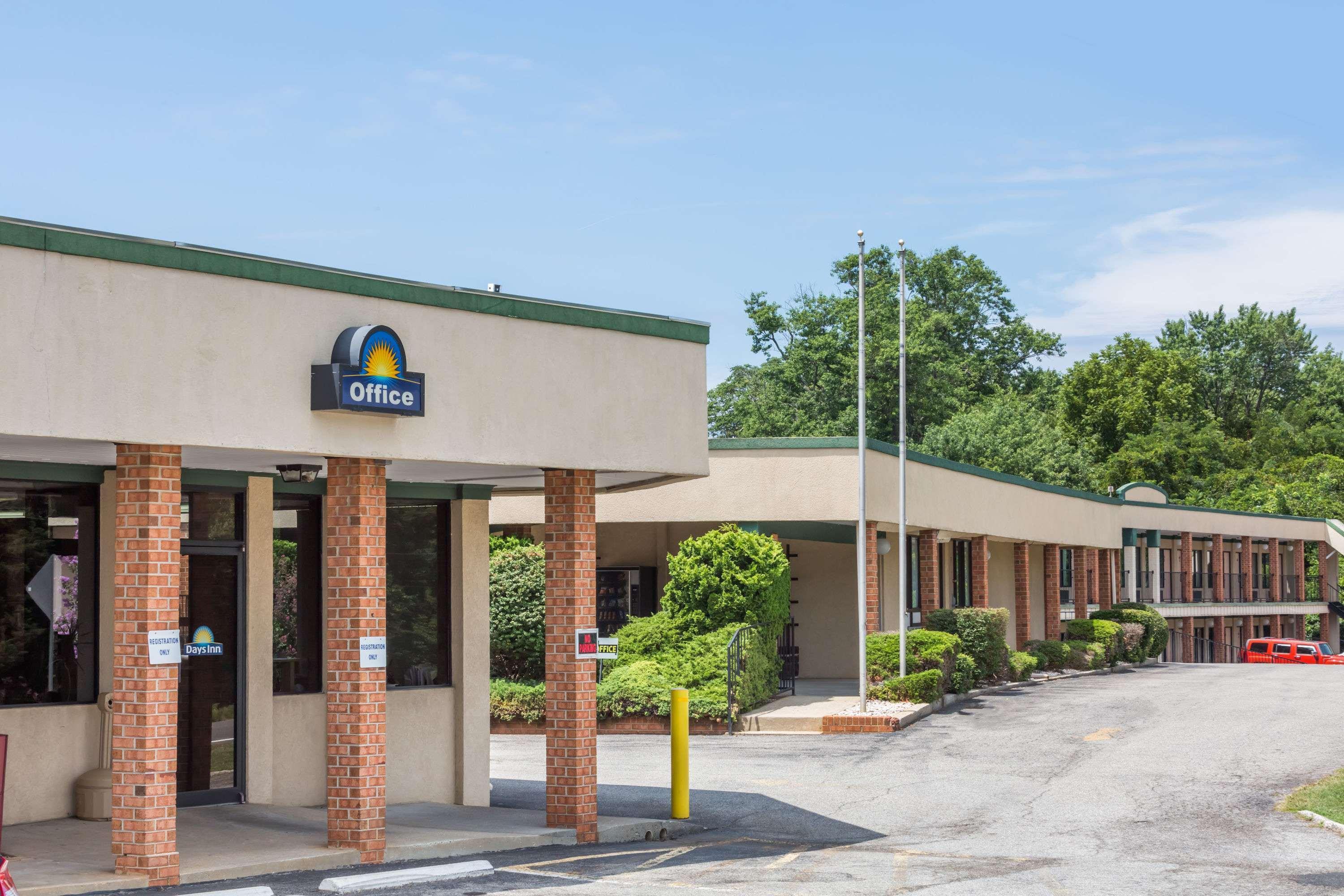 Days Inn By Wyndham Бедфорд Екстериор снимка